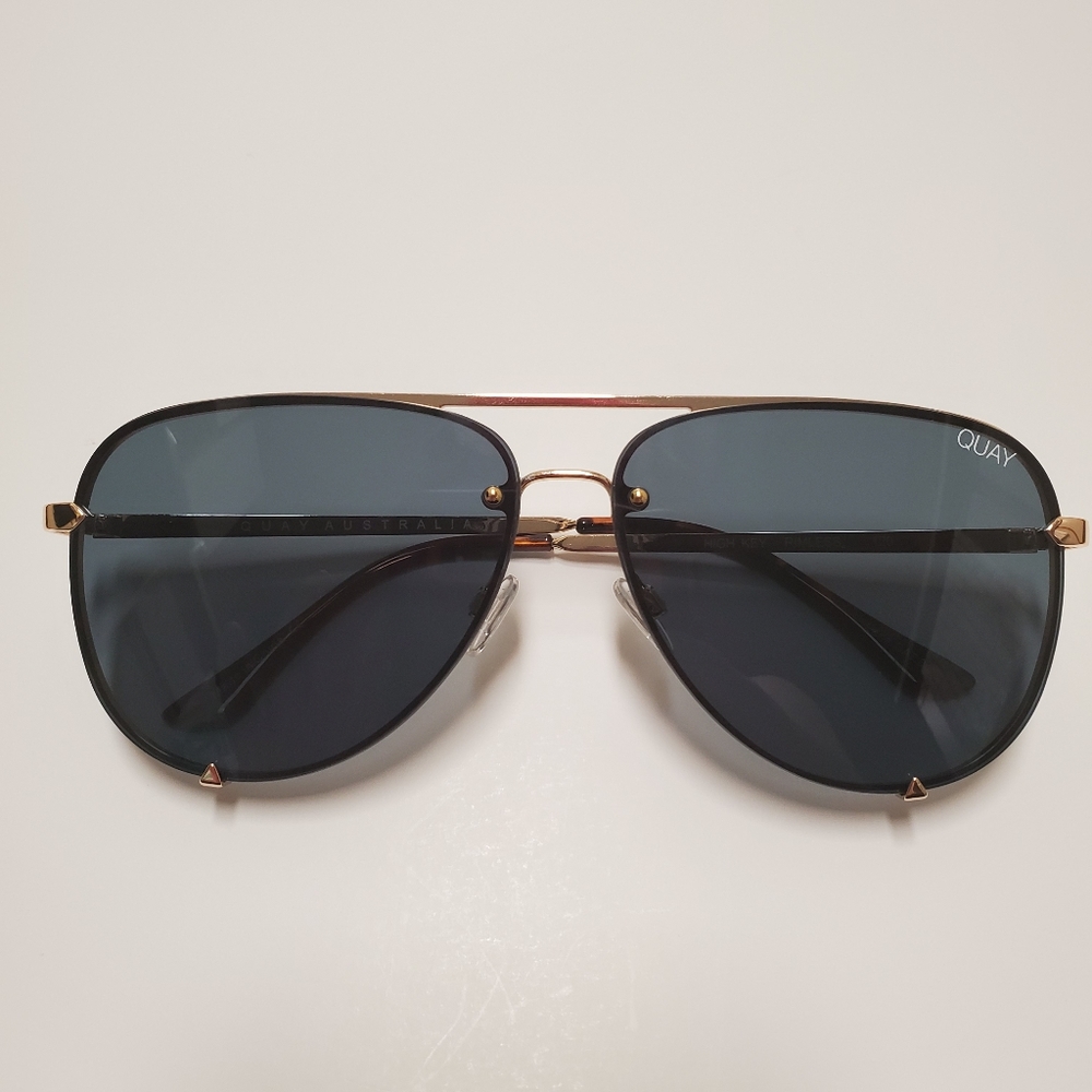 Quay High Key Sunglasses Gold & teal green NWOT